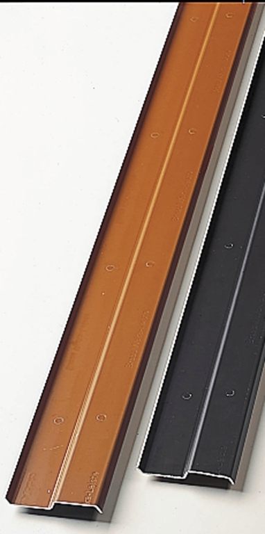 Braas_Waka-Leiste_60_mm_x_2_4_m_dunkelbraun_004001999007016_1.JPEG