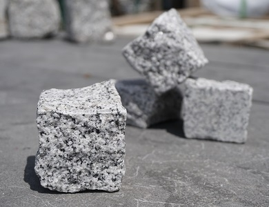 Pflasterstein_Granit_hellgrau_010002023001001_1.JPEG