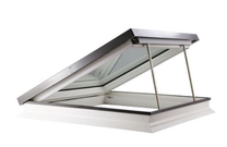 Roto_OnTop_Flachdachfenster_zur_Entrauchung_3fach-Comfort_004019027021001001_1.JPEG