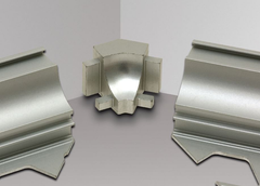 Schlueter_Dilex-AHK-AC_Innenecke_135°_Alu_farbig_beschichtet_brillantweiss_005001031034653_1.JPEG