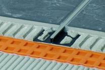 Schlueter_Dilex-BWS_Bewegungsfugenprofil_PVC_CPE_grau_2_5_m_005001031021020001_1.JPEG