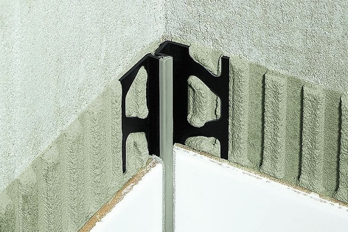 Schlüter Dilex-EKE Flexibles einteiliges Eckprofil 2,5 m brilliantweiß 