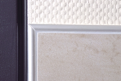 Schlueter_Rondec_DB_Wand-_und_Sockelprofil_2_5_m_Aluminium_messing_matt_eloxiert_005001008008200_1.JPEG