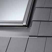 Velux_EDT_2000_Eindeckrahmen_Flachziegel_mit_BDX_Daemmset_004011007021001001_1.JPEG