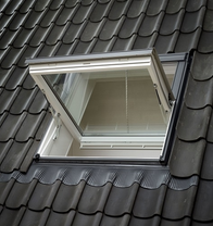 Velux_GGL_207040D_Rauchabzugsfenster_Thermo_weiss_lackiert_004011013001040001_1.JPEG