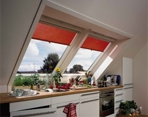 Velux_GGL_3069_Schwingfenster_Energie_Hitzeschutz_Holz_klar_lackiert_004011001002300001_1.JPEG