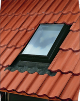 Velux_GVK_0000Z_Dachausstieg_46_x_61_cm_schwarz_004011001013003_1.JPEG