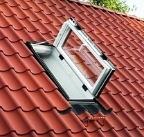 Velux_GXU_0070_Ausstiegsfenster_mit_Tuerfunktion_Thermo_004011001012035001_1.JPEG