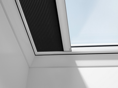 Velux_Integra_FMK_1047_S_Wabenplissee_elektrisch_schwarz_004011030007070001_1.JPEG