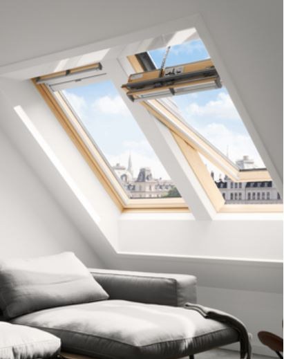 Velux_Integra_GGL_3069_30_Solarfenster_Energie_Hitzeschutz_Holz_klar_lackiert_004011001015260001_1.JPEG