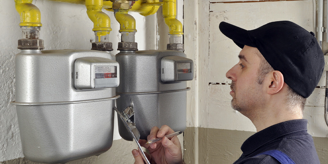 Installateur vor Gaszähler Installateur vor Gaszähler