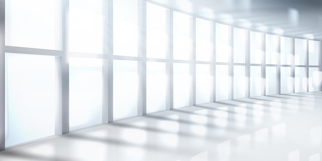 Lichtdurchflutete Fensterfront Lichtdurchflutete Fensterfront